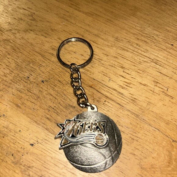 Accessories - VINTAGE 76ERS Philadelphia 1997 Basketball NBA Licensed Solid Pewter Keychain
